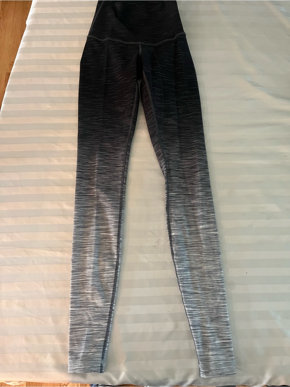 Lululemon Wunder Under Hi-Rise Tight *Ombre Melange in the "Ombre Space Dye Blac